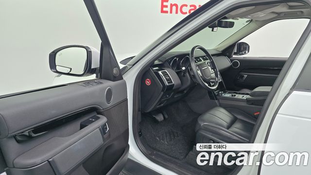 Land Rover Discovery 5 3.0 SD6 SE 2019 — фото 10