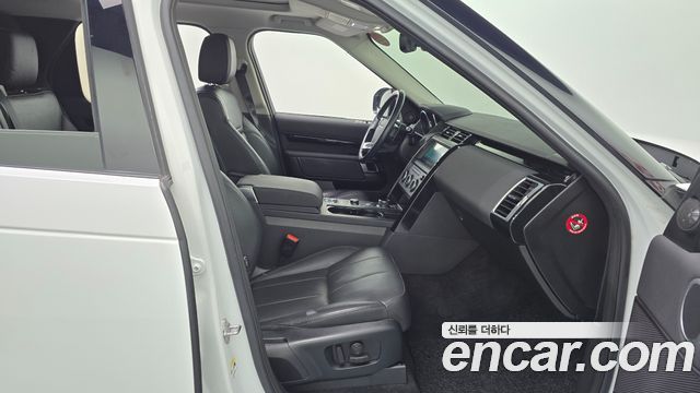 Land Rover Discovery 5 3.0 SD6 SE 2019 — фото 11