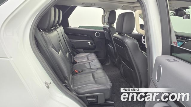 Land Rover Discovery 5 3.0 SD6 SE 2019 — фото 12