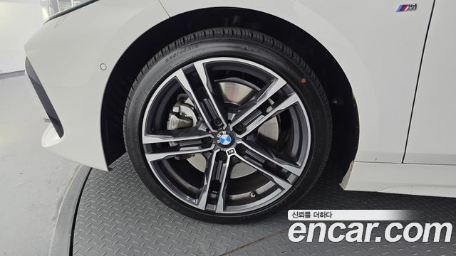 BMW 1 Series (F40) 120i M Sports 2023 — фото 5