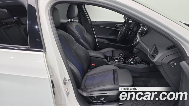 BMW 1 Series (F40) 120i M Sports 2023 — фото 11