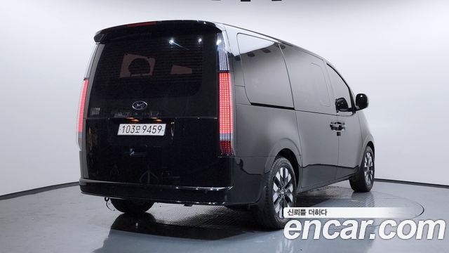 Hyundai Staria Lounge 9-Seater Inspiration 2022 — фото 2