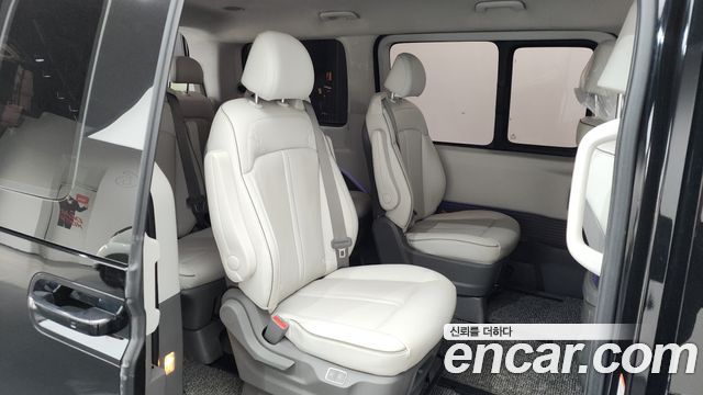 Hyundai Staria Lounge 9-Seater Inspiration 2022 — фото 12