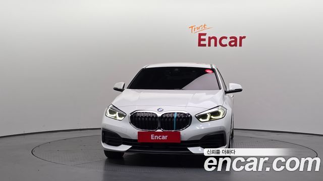 BMW 1 Series (F40) 118d Joy 2021 — фото 3