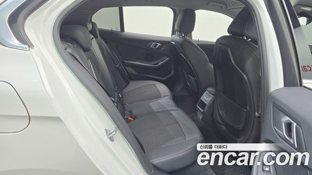 BMW 1 Series (F40) 118d Joy 2021 — фото 16