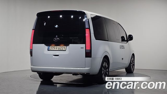 Hyundai Staria 4WD Lounge 7-Seater Inspiration 2022 — фото 2