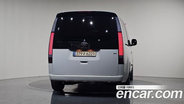 Hyundai Staria 4WD Lounge 7-Seater Inspiration 2022 — фото 4