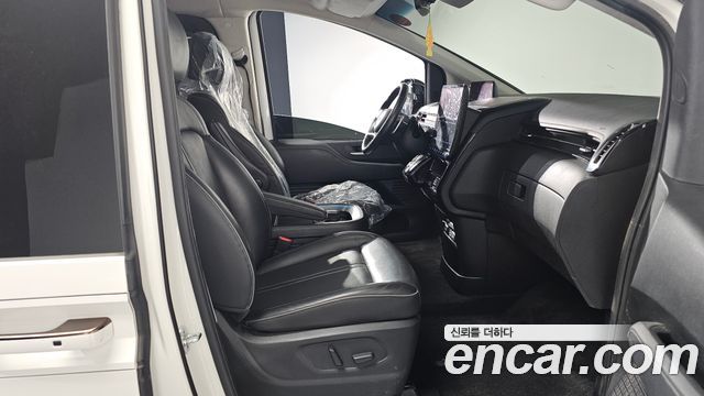 Hyundai Staria 4WD Lounge 7-Seater Inspiration 2022 — фото 10