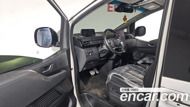 Hyundai Staria 4WD Lounge 7-Seater Inspiration 2022 — фото 11