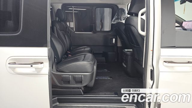 Hyundai Staria 4WD Lounge 7-Seater Inspiration 2022 — фото 12