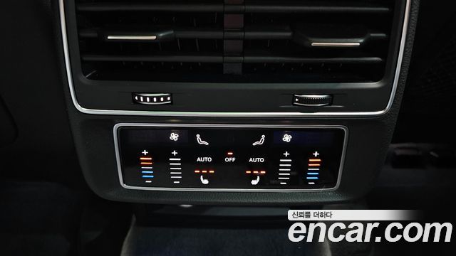 Audi Q8 (4M) 45 TDI Quattro Premium 2021 — фото 19