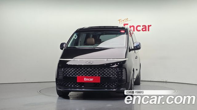 Hyundai Staria 4WD Lounge 7-Seater Inspiration 2023 — фото 3