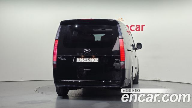 Hyundai Staria 4WD Lounge 7-Seater Inspiration 2023 — фото 4