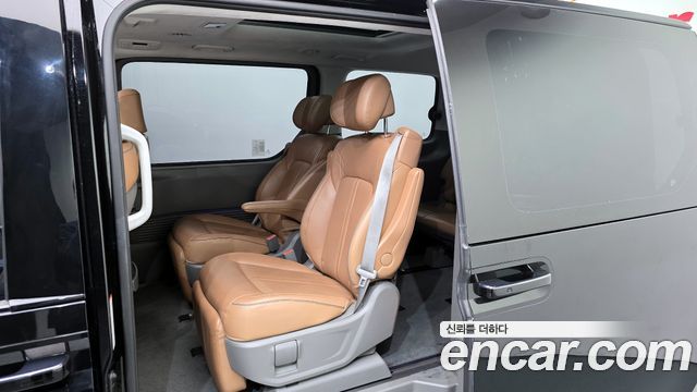 Hyundai Staria 4WD Lounge 7-Seater Inspiration 2023 — фото 15