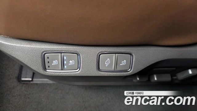 Hyundai Staria 4WD Lounge 7-Seater Inspiration 2023 — фото 22