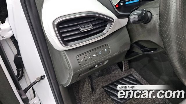 Hyundai Santa Fe Diesel 2.2 2WD Calligraphy 2021 — фото 14