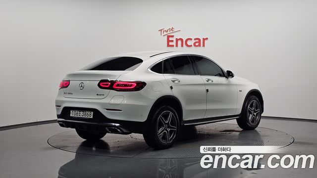 Mercedes-Benz GLC-Class (X253) GLC300e 4MATIC Coupe 2021 — фото 2