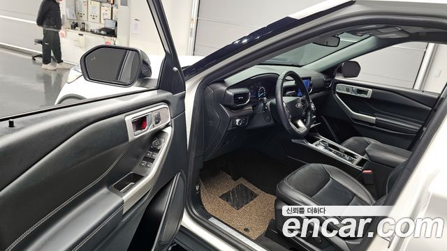 Ford Explorer (VI) 2.3 LimIted 4WD 2022 — фото 10