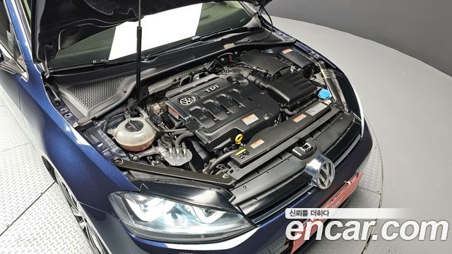 Volkswagen Golf (VII) 2.0 TDI Premium 2016 — фото 6