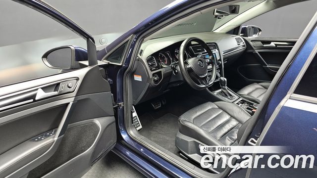 Volkswagen Golf (VII) 2.0 TDI Premium 2016 — фото 15
