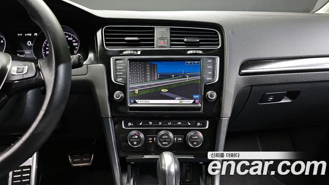 Volkswagen Golf (VII) 2.0 TDI Premium 2016 — фото 18