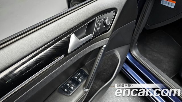 Volkswagen Golf (VII) 2.0 TDI Premium 2016 — фото 21