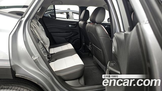 Chevrolet Trax Crossover 1.2 Red Line 2025 — фото 12