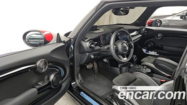 MINI Cooper S JCW Pat Moss Edition 3rd 2023 — фото 10