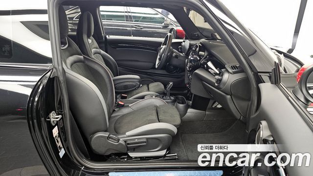MINI Cooper S JCW Pat Moss Edition 3rd 2023 — фото 11