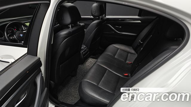 BMW 5 Series (F10) 530d xDrive M Aero Dynamic 2016 — фото 16