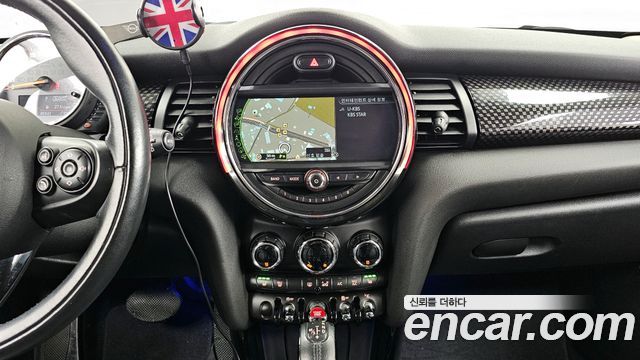 MINI Cooper S Standard Third Generation 2017 — фото 14