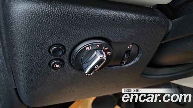MINI Cooper S Classic Third Generation 2023 — фото 13