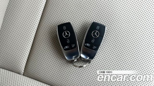 Mercedes-Benz V-Class V300 CDI W447 2025 — фото 24