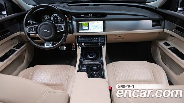 Jaguar XF (X260) 20d Prestige AWD 2019 — фото 7