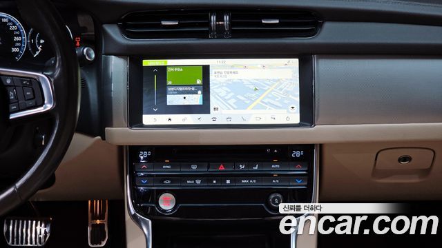 Jaguar XF (X260) 20d Prestige AWD 2019 — фото 14