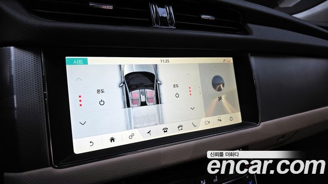 Jaguar XF (X260) 20d Prestige AWD 2019 — фото 16