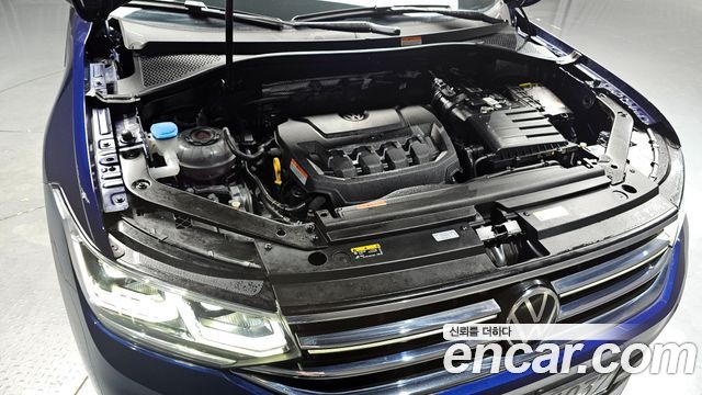Volkswagen Tiguan Allspace 2.0 TSI Prestige 2023 — фото 6