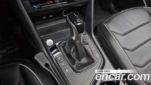Volkswagen Tiguan Allspace 2.0 TSI Prestige 2023 — фото 9