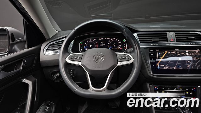 Volkswagen Tiguan Allspace 2.0 TSI Prestige 2023 — фото 13