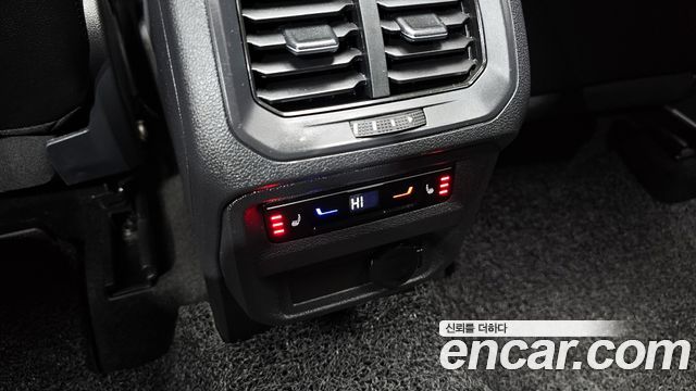 Volkswagen Tiguan Allspace 2.0 TSI Prestige 2023 — фото 19