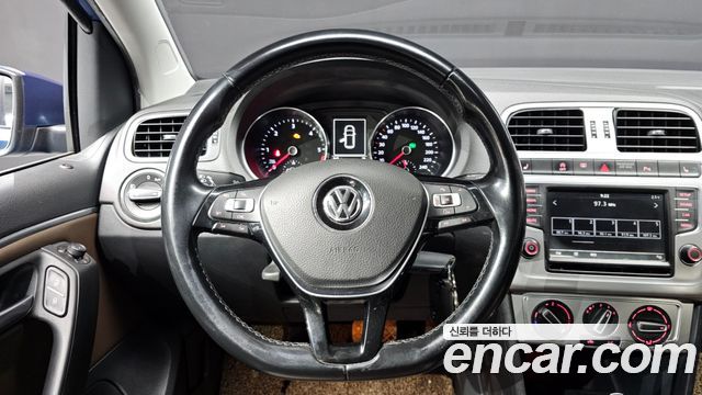 Volkswagen Polo 1.4 TDI R-Line 5th 2015 — фото 13