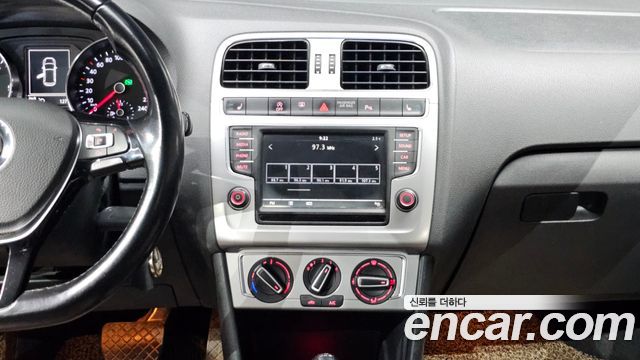 Volkswagen Polo 1.4 TDI R-Line 5th 2015 — фото 14