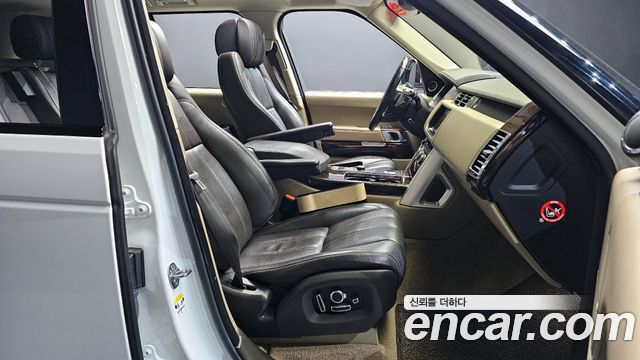 Land Rover Range Rover (IV) 4.4 SDV8 AB DIESEL 2017 — фото 15