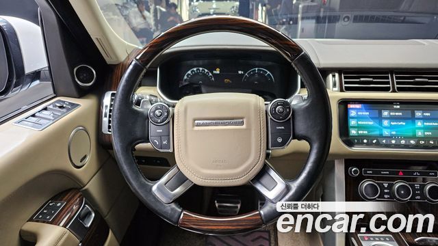 Land Rover Range Rover (IV) 4.4 SDV8 AB DIESEL 2017 — фото 17
