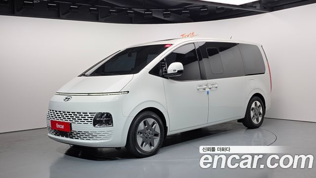 Hyundai Staria Tourer 9-Seater Modern 2023 — фото 1