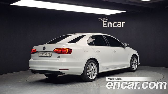 Volkswagen Jetta 2.0 TDI BlueMotion Premium 6th 2015 — фото 2