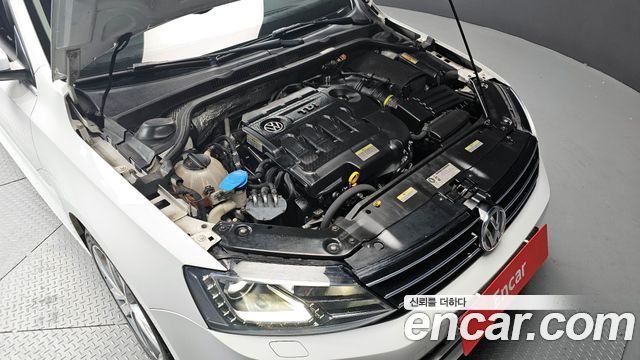 Volkswagen Jetta 2.0 TDI BlueMotion Premium 6th 2015 — фото 6