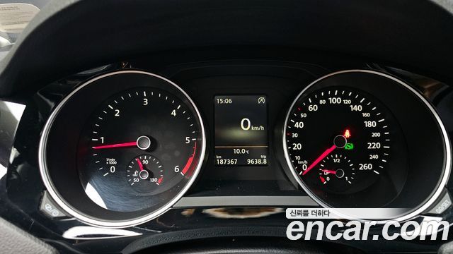 Volkswagen Jetta 2.0 TDI BlueMotion Premium 6th 2015 — фото 8