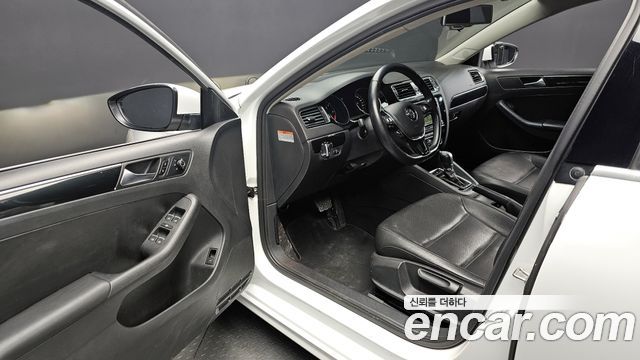 Volkswagen Jetta 2.0 TDI BlueMotion Premium 6th 2015 — фото 11
