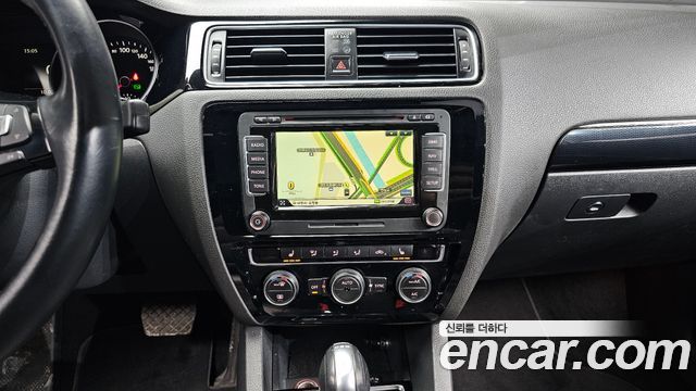 Volkswagen Jetta 2.0 TDI BlueMotion Premium 6th 2015 — фото 14
